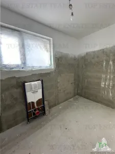 Vila cocheta cu 3 camere, dormitor matrimonall,  incalzire in pardoseala, terasa superba, si pod spatios, Calea Bucuresti , 15 minute de  metrou Pacii - foto 10