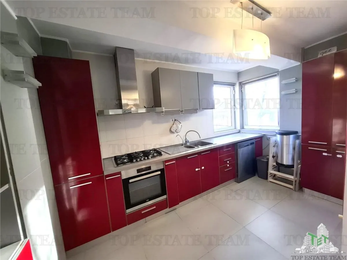 Se Alquila: Casa Unifamiliar Amueblada y Equipada, 5 Dormitorios | 520 m² Terreno, Gulia, Târtășești - foto 12