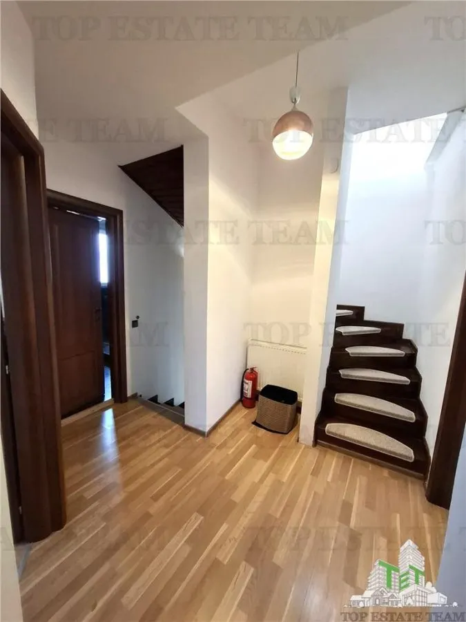 Se Alquila: Casa Unifamiliar Amueblada y Equipada, 5 Dormitorios | 520 m² Terreno, Gulia, Târtășești - foto 15