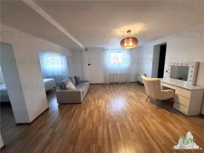 Se Alquila: Casa Unifamiliar Amueblada y Equipada, 5 Dormitorios | 520 m² Terreno, Gulia, Târtășești - foto 22