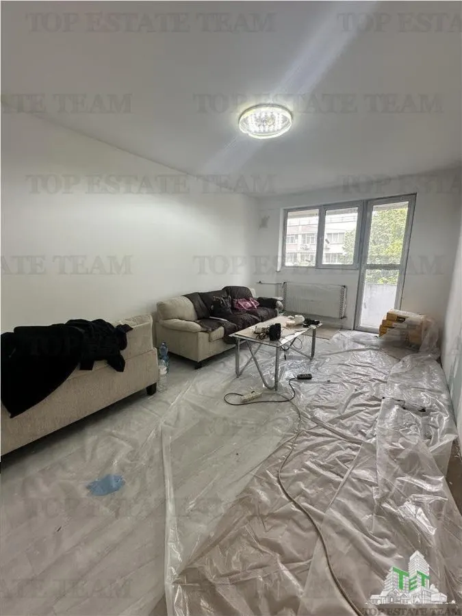 Apartament de 3 camere, decomandat,  renovat complet ,Drumul Taberei, 4 minute de metroul Râul Doamnei - foto 1