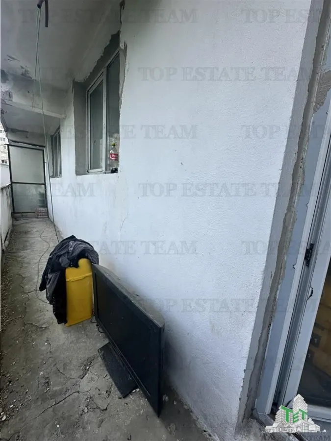 Apartament de 3 camere, decomandat,  renovat complet ,Drumul Taberei, 4 minute de metroul Râul Doamnei - foto 2