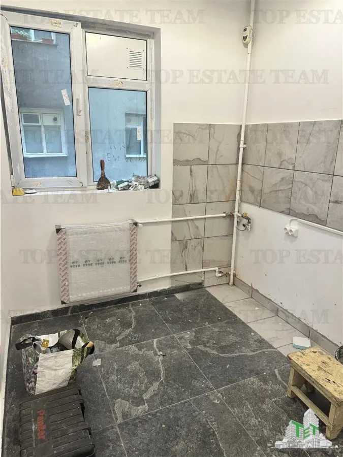 Apartament de 3 camere, decomandat,  renovat complet ,Drumul Taberei, 4 minute de metroul Râul Doamnei - foto 9