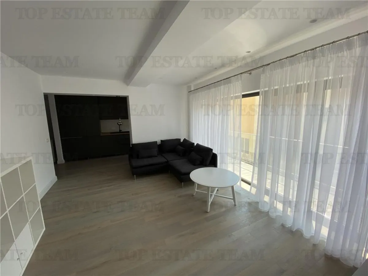 Apartament cu 3 camere de vanzare in Piata Victoriei - foto 2