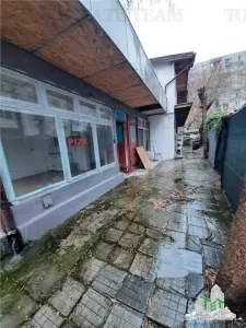 Espacio Comercial Sebastian - Dunavat con Terreno y Aparcamiento para 2 Vehículos - Bucuresti