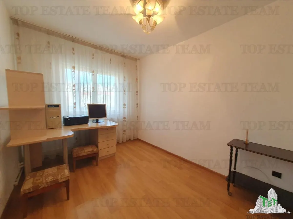 Apartament 4 Camere bloc Petromar in zona Gara Constanta - foto 12