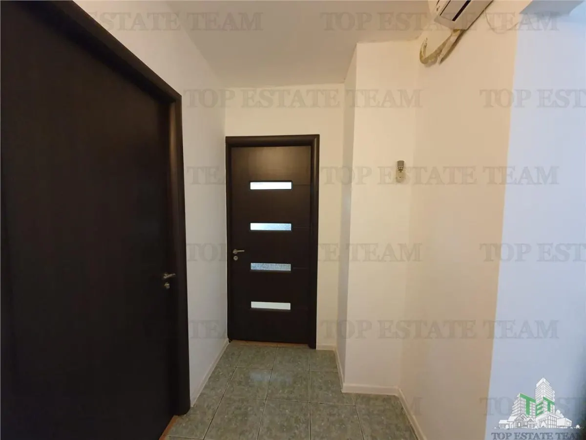 Apartament 4 Camere bloc Petromar in zona Gara Constanta - foto 13