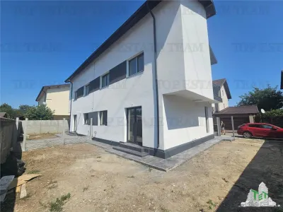 Vila cuplata 4 camere+mansarda in Rosu - foto 1