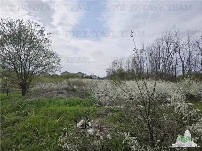 TEREN INTRAVILAN la 20 minute de Bucuresti - foto 1