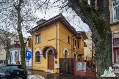 Vila de vanzare  - Zona Victoriei | Pretabil birouri, clinica sau rezidential - foto 1