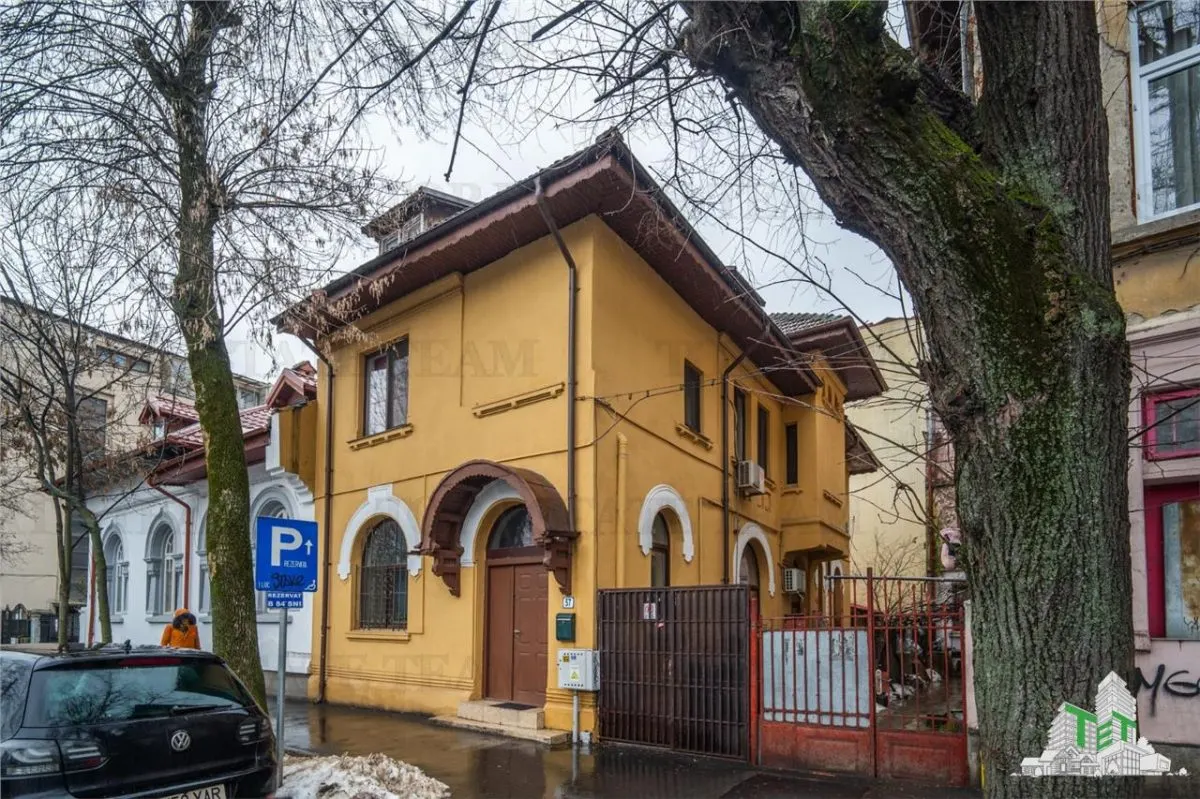 Vila de vanzare  - Zona Victoriei | Pretabil birouri, clinica sau rezidential - foto 1