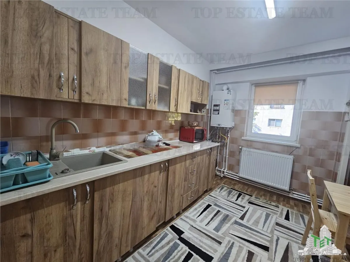 Apartment with 2 bedrooms for rent 60 sqm in Constanta, Dacia area - foto 1