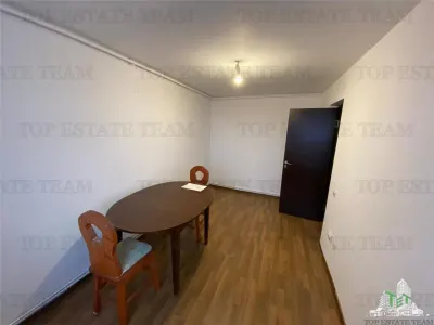 Apartament 2 camere spatioase , pozitionare excelenta si acces rapid metrou Aparatorii  Patriei, Facultatea ,,Spiru Hareat,, - foto 7