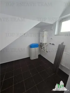 DE INCHIRIAT Vila 5 camere nemobilate in Chiajna - foto 6