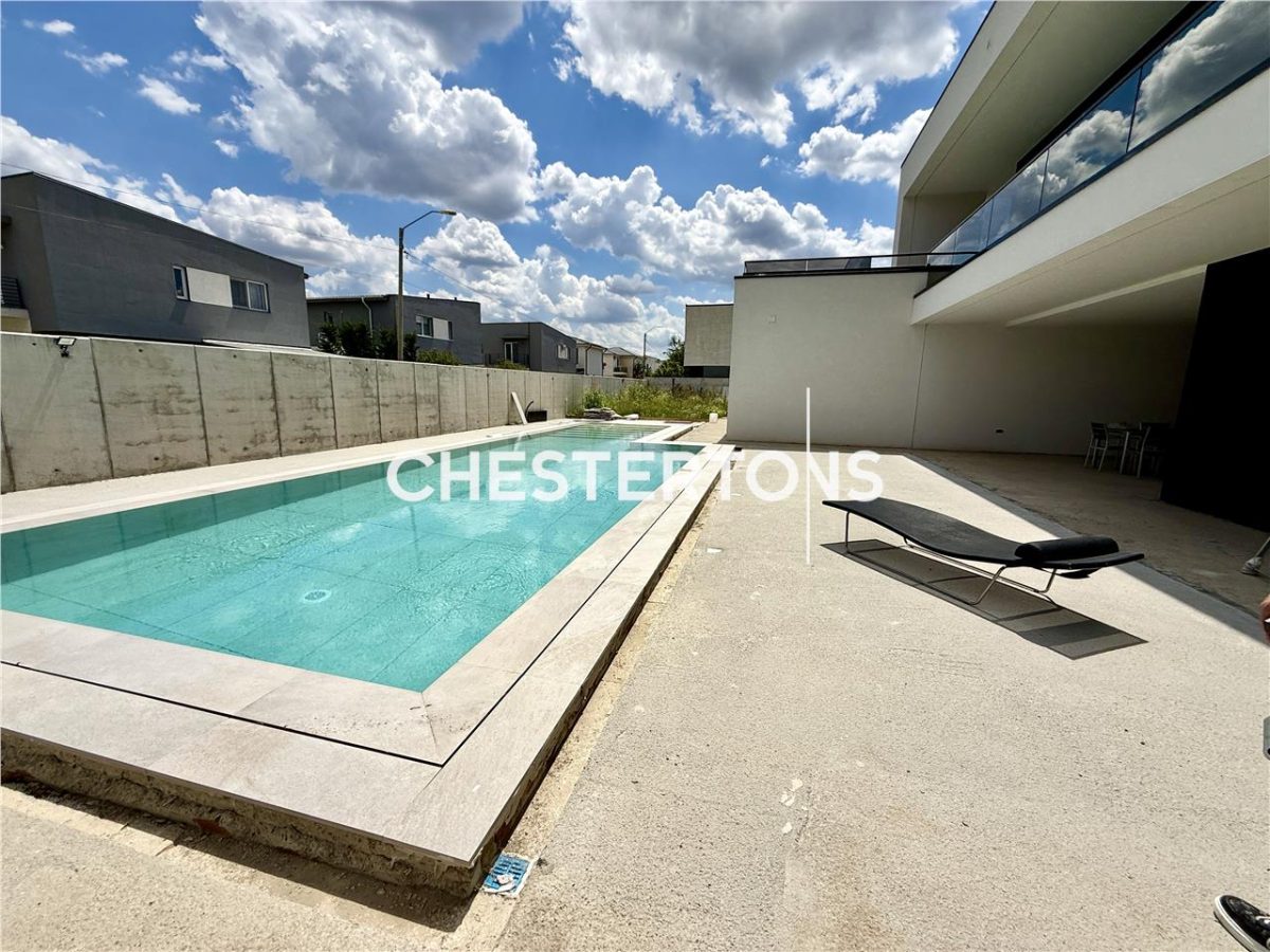 Villa de Lujo Moderna con 12 Dormitorios y Piscina - Diseño Minimalista Inspirado en Miami - foto 20
