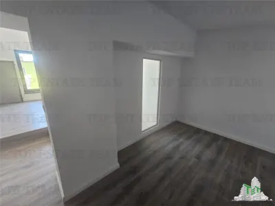 Vila 5 camere cu garaj In Prelungirea Ghencea - foto 9