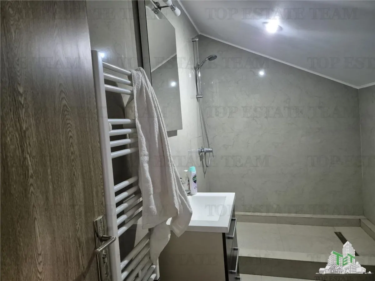 OPORTUNITATE INVESTITIE VILA CU 3000 MP PALAZU MARE - foto 11