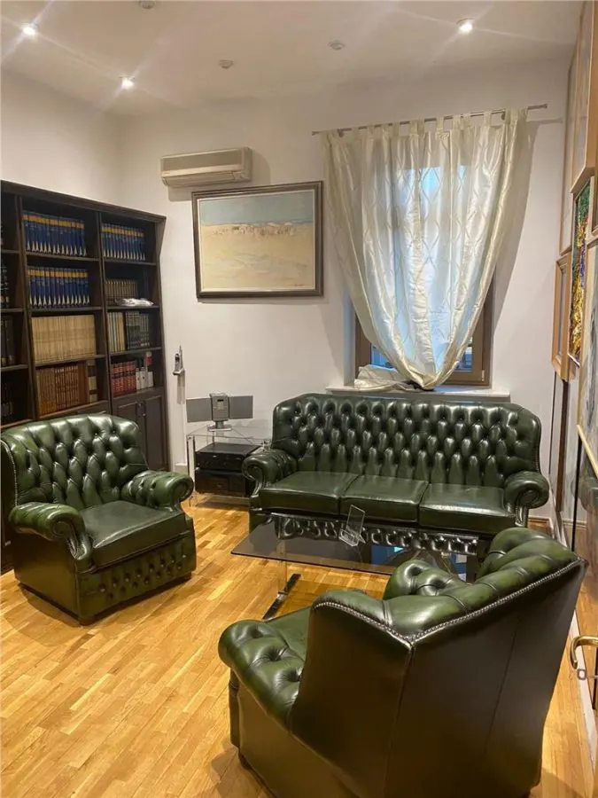 Casa / Vila cu 5 apartamente de vanzare in zona Cismigiu - foto 2