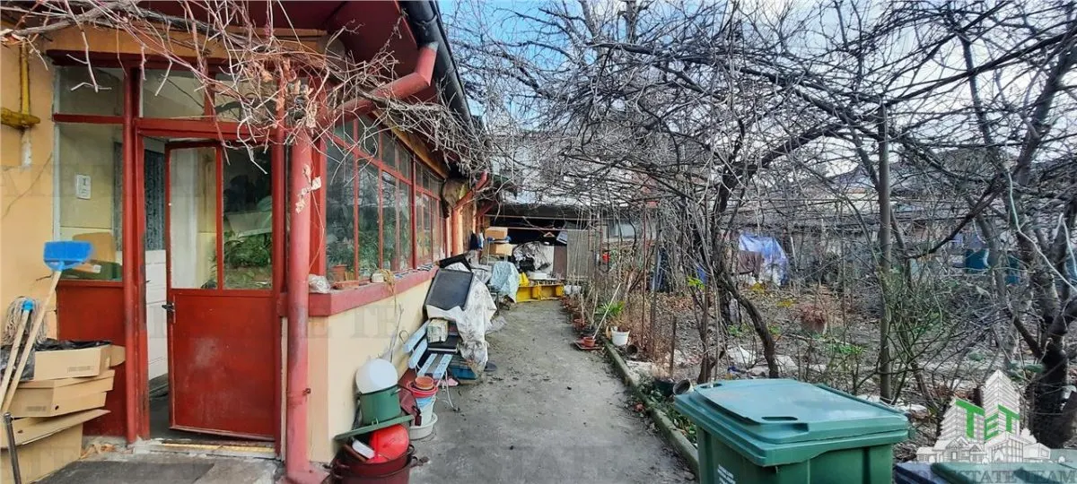 Vanzare teren si casa demolabila Domenii - foto 1