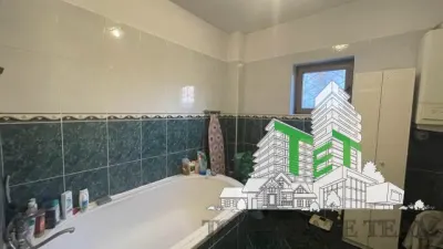Apartament 5 camere in vila si curte 400 mp de vanzare zona Armeneasca - foto 4