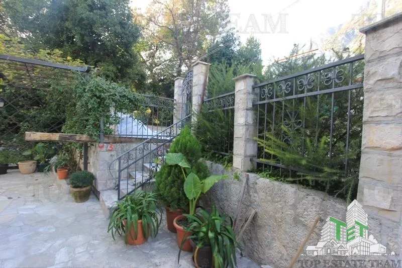 Villa for Sale in Kotor, Montenegro - foto 15