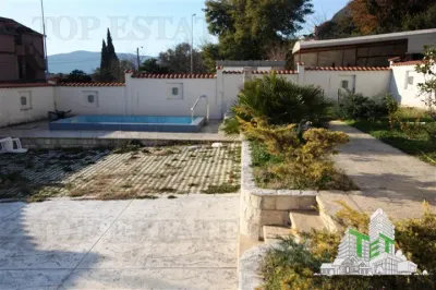 Apartamento en Venta en Herceg-Novi, Montenegro - Djenovici