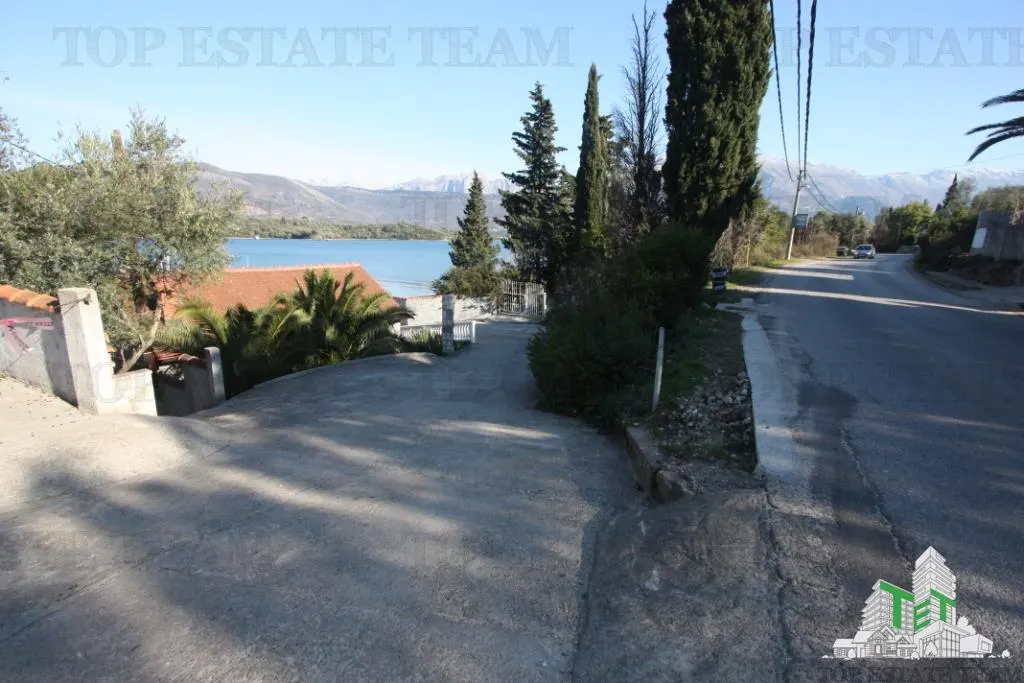 Teren de vanzare in Tivat Muntenegru - foto 2