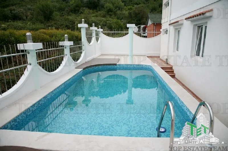 Hotel de vanzare in Tivat Muntenegru - foto 2