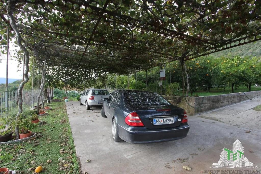 Villa for Sale in Herceg-Novi, Montenegro - foto 2