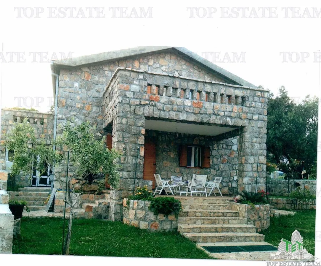 Villa for Sale in Herceg-Novi, Montenegro - foto 1
