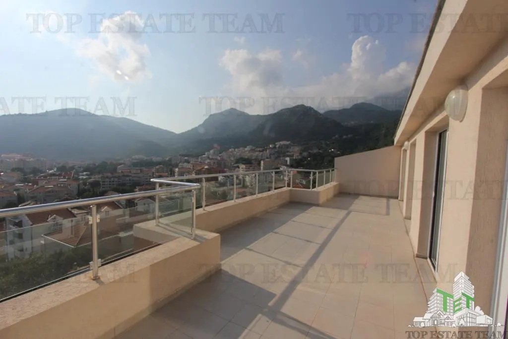 Apartment for Sale in Budva, Montenegro - foto 2
