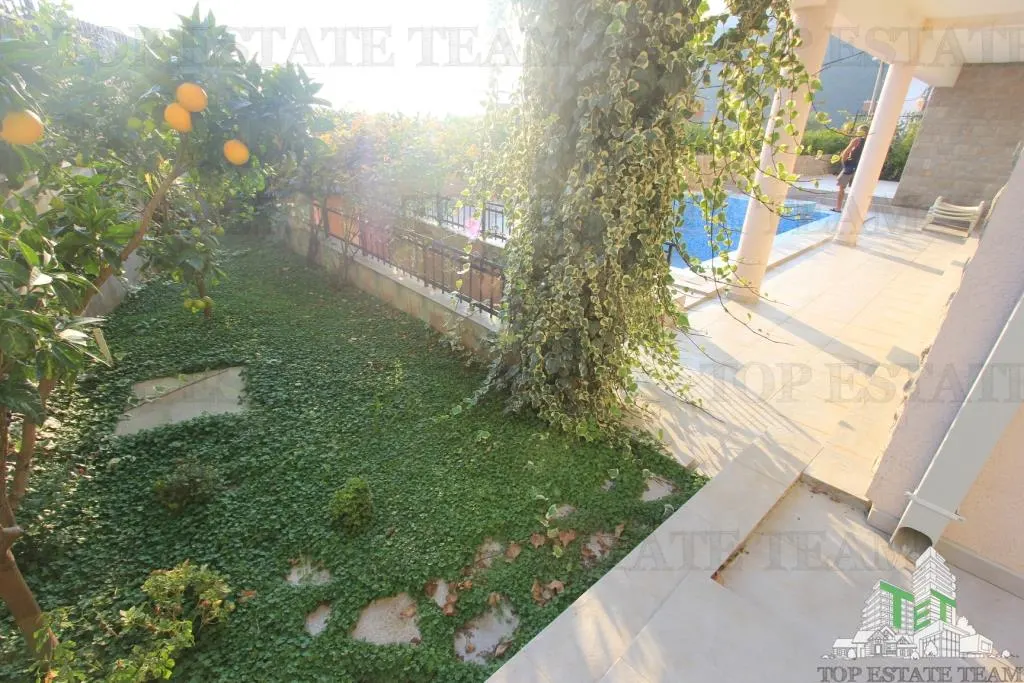 Villa for Sale in Budva, Montenegro - foto 3