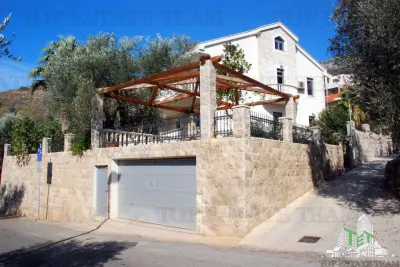 Casa de vanzare in Budva Muntenegru - Petrovac