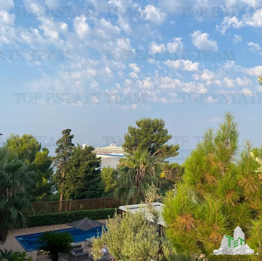 Villa for Sale in Bar, Montenegro - foto 1