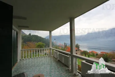 Villa for Sale in Kotor, Montenegro - foto 8