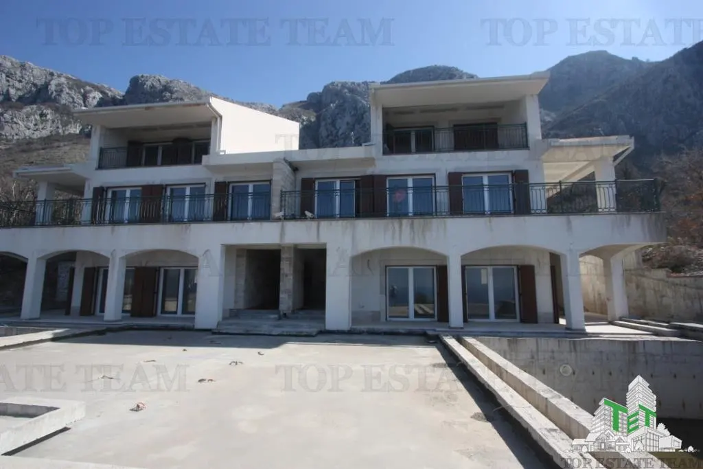 Villa for Sale in Budva, Montenegro - foto 3