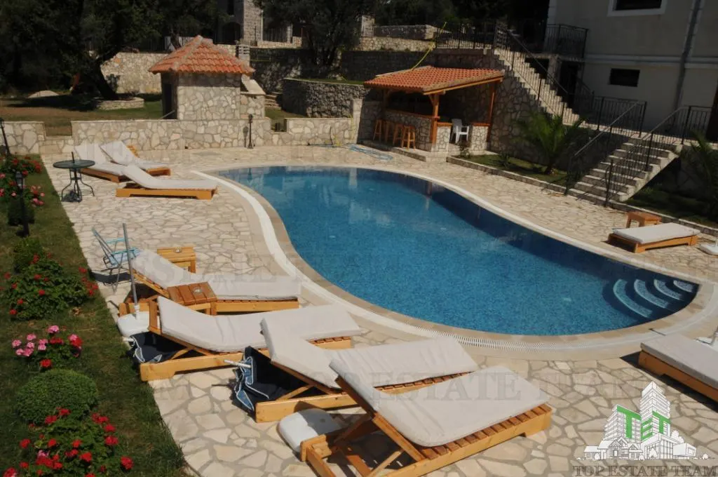 Villa for Sale in Budva, Montenegro - foto 2