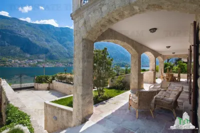 Casa de vanzare in Kotor Muntenegru - foto 2