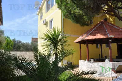 Villa for Sale in Tivat, Montenegro - foto 2