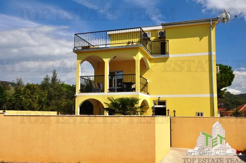 Villa for Sale in Tivat, Montenegro - foto 7