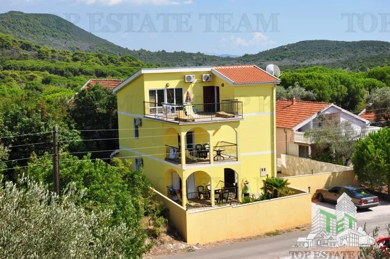 Villa for Sale in Tivat, Montenegro - foto 8