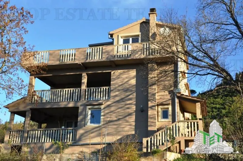 Casa de vanzare in Herceg-Novi Muntenegru - foto 1