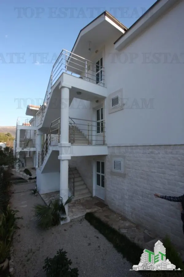 Apartment for Sale in Herceg-Novi, Montenegro - foto 2