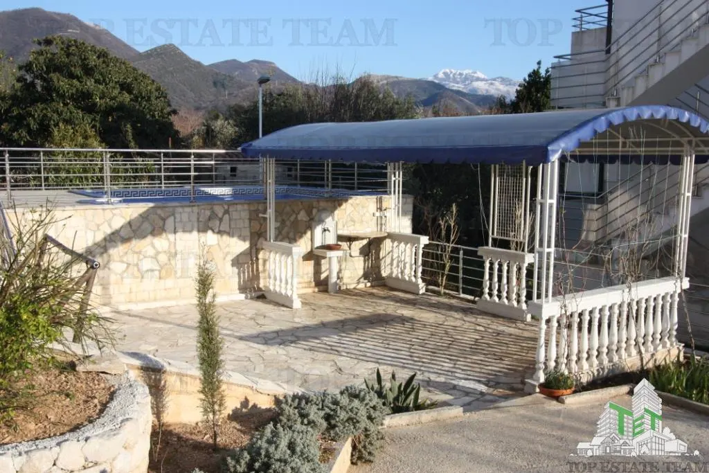 Apartment for Sale in Herceg-Novi, Montenegro - foto 7