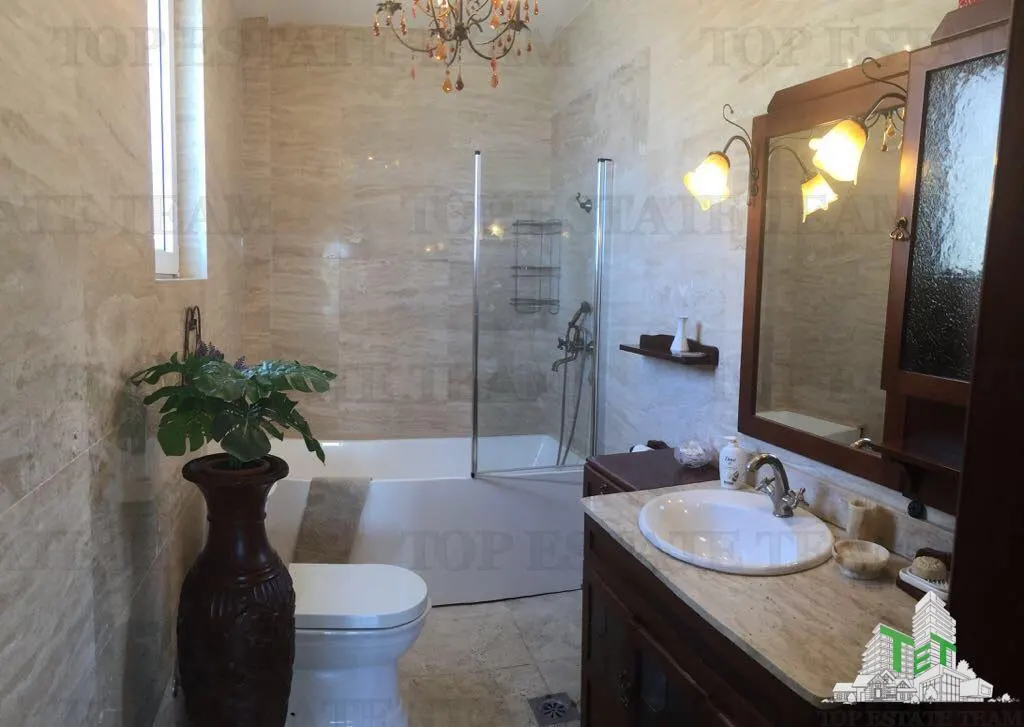 Villa for Sale in Bar, Montenegro - foto 1