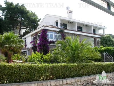 Casa de vanzare in Herceg-Novi Muntenegru - foto 1