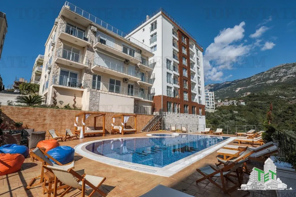 Apartment for Sale in Budva, Montenegro - foto 2