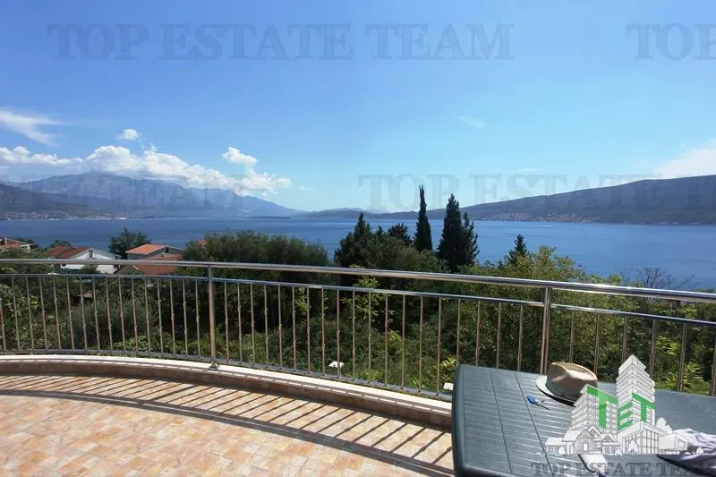 Casa de vanzare in Herceg-Novi Muntenegru - foto 1