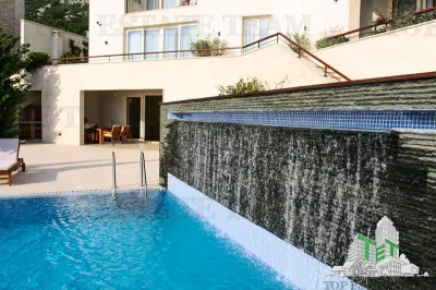 Villa for Sale in Budva, Montenegro - foto 3