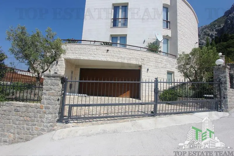 Villa for Sale in Budva, Montenegro - foto 4